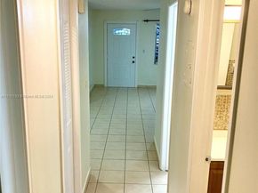 20275 NE 2nd Ave 16, Miami FL 33179