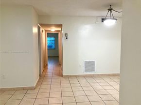 20275 NE 2nd Ave 16, Miami FL 33179