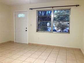 20275 NE 2nd Ave 16, Miami FL 33179
