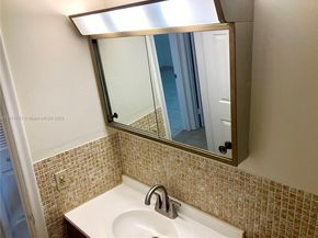 20275 NE 2nd Ave 16, Miami FL 33179