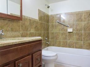 20275 NE 2nd Ave 16, Miami FL 33179