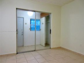 20275 NE 2nd Ave 16, Miami FL 33179