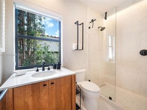 1735 Michigan Ave, Miami Beach FL 33139