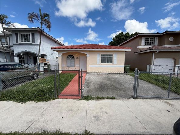 1089 SE 13th Ter, Homestead FL 33035