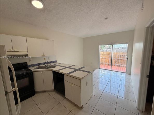 1089 SE 13th Ter, Homestead FL 33035