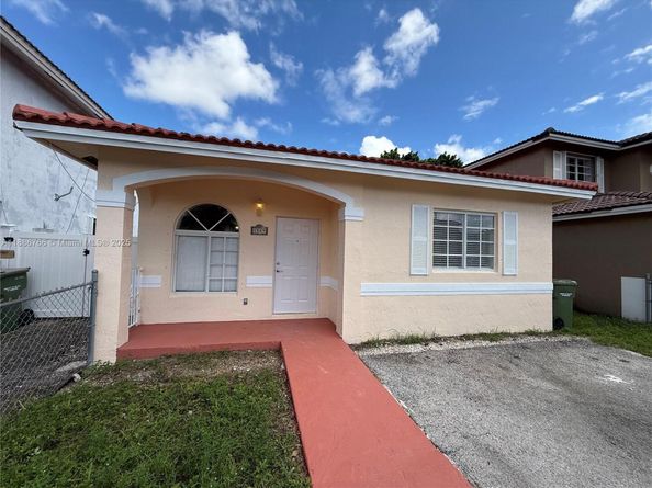 1089 SE 13th Ter, Homestead FL 33035