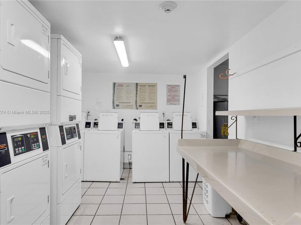 830 NW 87th Ave 406, Miami FL 33172
