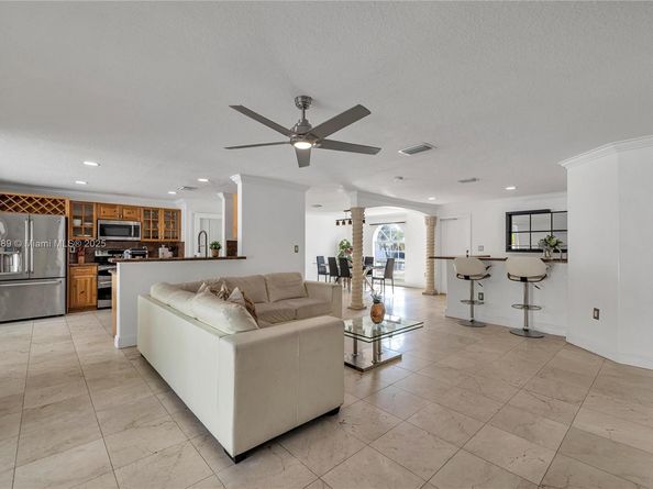 15263 SW 141 St, Miami FL 33196