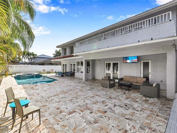 15263 SW 141 St, Miami FL 33196
