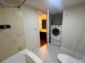 520 Brickell Key Dr A811, Miami FL 33131