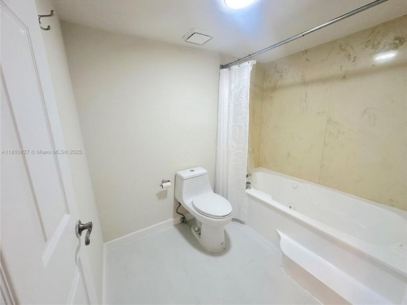 520 Brickell Key Dr A811, Miami FL 33131