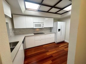 520 Brickell Key Dr A811, Miami FL 33131