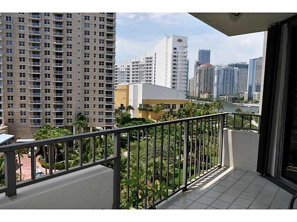 520 Brickell Key Dr A811, Miami FL 33131
