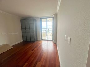 520 Brickell Key Dr A811, Miami FL 33131