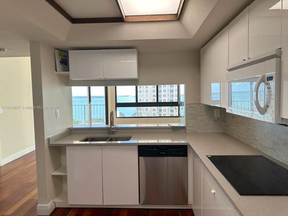 520 Brickell Key Dr A811, Miami FL 33131