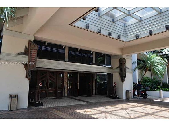 520 Brickell Key Dr A811, Miami FL 33131
