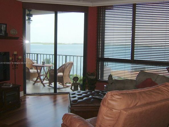 520 Brickell Key Dr A811, Miami FL 33131