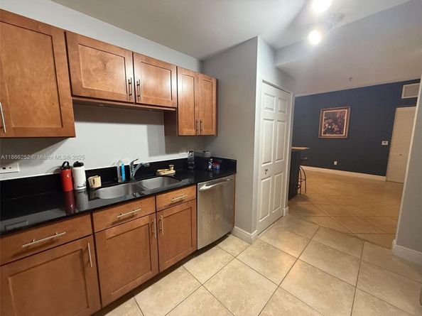 8395 SW 73rd Ave 509, Miami FL 33143