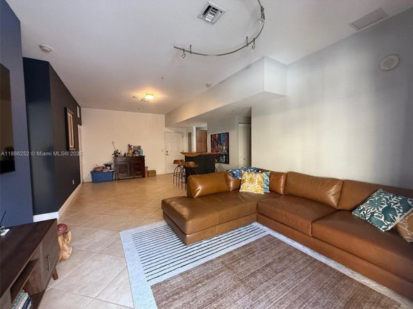 8395 SW 73rd Ave 509, Miami FL 33143