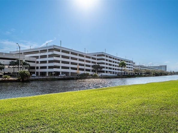 8395 SW 73rd Ave 509, Miami FL 33143