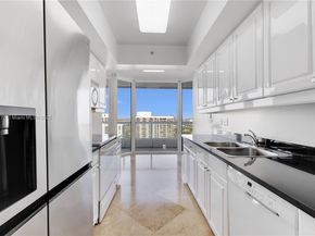 21055 Yacht Club Dr 2104, Aventura FL 33180