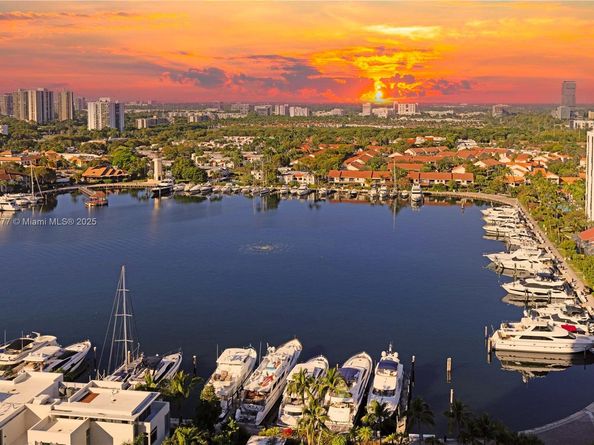 21055 Yacht Club Dr 2104, Aventura FL 33180