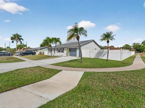 141 Eider Ct, Royal Palm Beach FL 33411