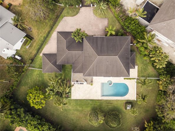 413 Santurce Ave, Coral Gables FL 33143