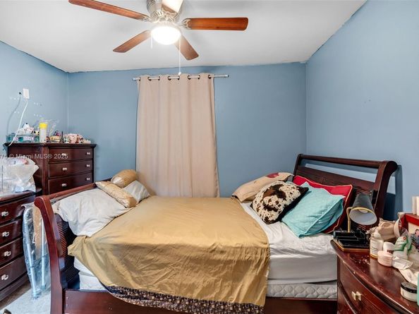 1271 NE 211th St, Miami FL 33179