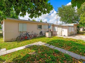 1271 NE 211th St, Miami FL 33179