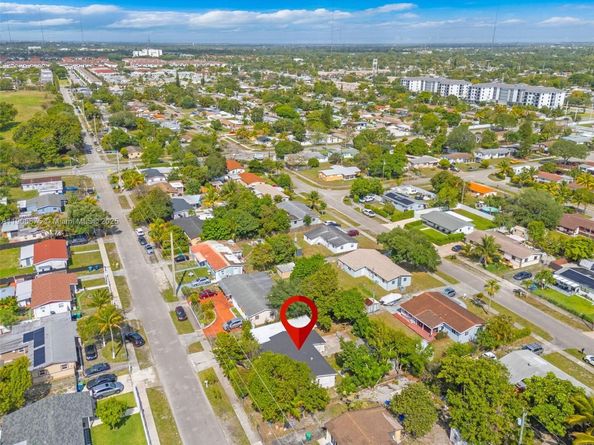 1271 NE 211th St, Miami FL 33179