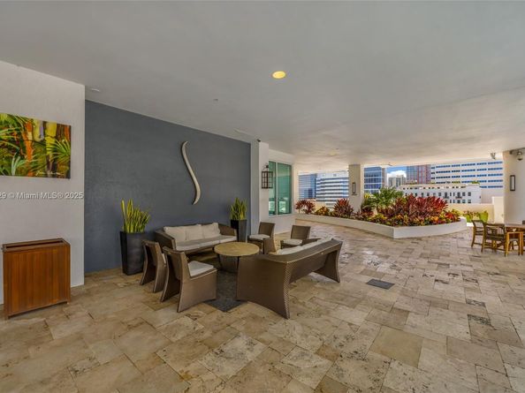 315 NE 3rd Ave 1809, Fort Lauderdale FL 33301