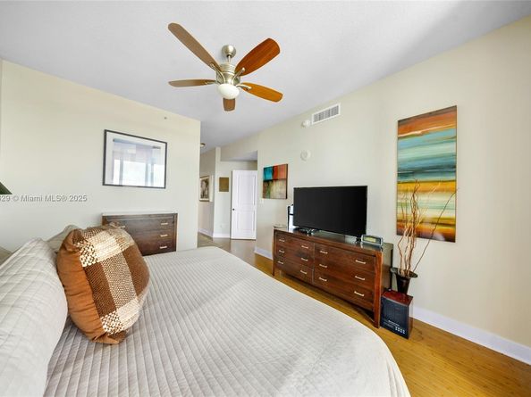 315 NE 3rd Ave 1809, Fort Lauderdale FL 33301