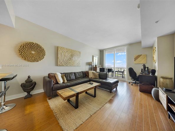315 NE 3rd Ave 1809, Fort Lauderdale FL 33301
