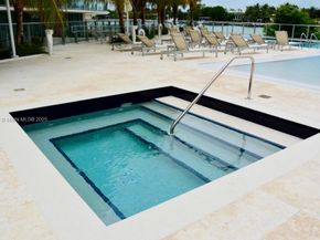 6620 Indian Creek Dr 607, Miami FL 33141