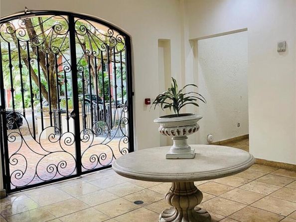 20 Calabria Ave 401, Coral Gables FL 33134