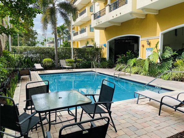 20 Calabria Ave 401, Coral Gables FL 33134