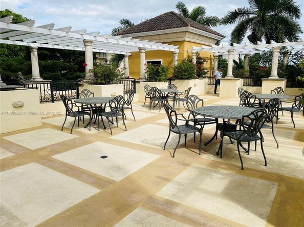 20 Calabria Ave 401, Coral Gables FL 33134