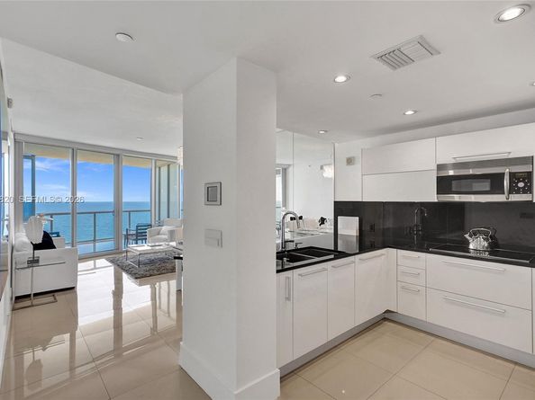 17121 Collins Ave 2003, Sunny Isles Beach FL 33160