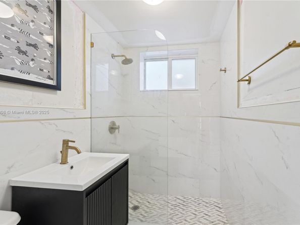 7440 Byron Ave 1B, Miami Beach FL 33141