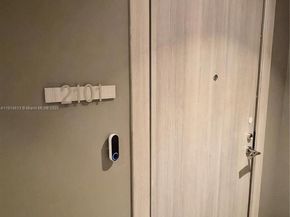 1000 SE Brickell Plz 2101, Miami FL 33131