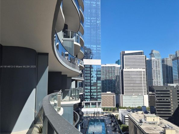 1000 SE Brickell Plz 2101, Miami FL 33131