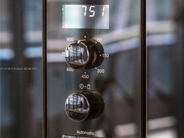 1000 SE Brickell Plz 2101, Miami FL 33131