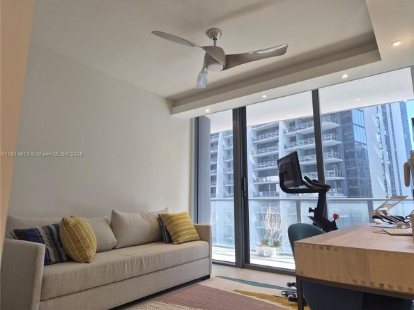 1000 SE Brickell Plz 2101, Miami FL 33131