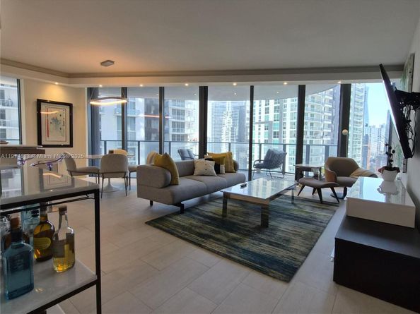 1000 SE Brickell Plz 2101, Miami FL 33131