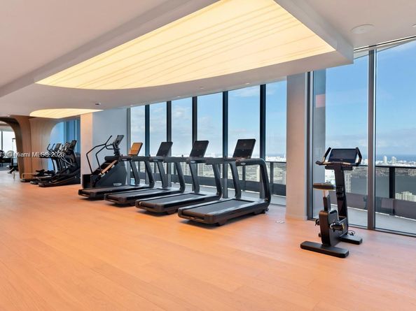 1000 SE Brickell Plz 2101, Miami FL 33131