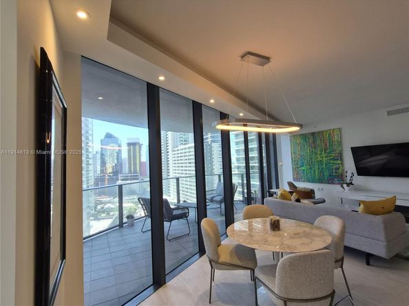 1000 SE Brickell Plz 2101, Miami FL 33131