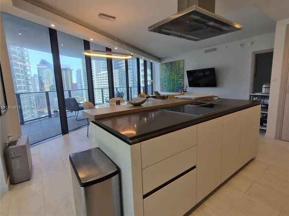 1000 SE Brickell Plz 2101, Miami FL 33131