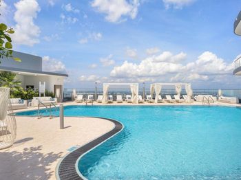 1000 SE Brickell Plz