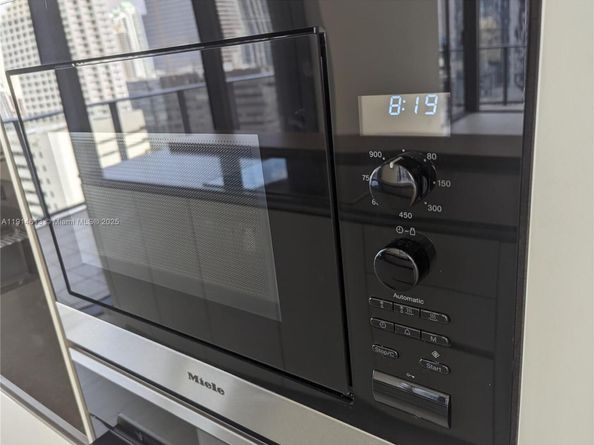 1000 SE Brickell Plz 2101, Miami FL 33131